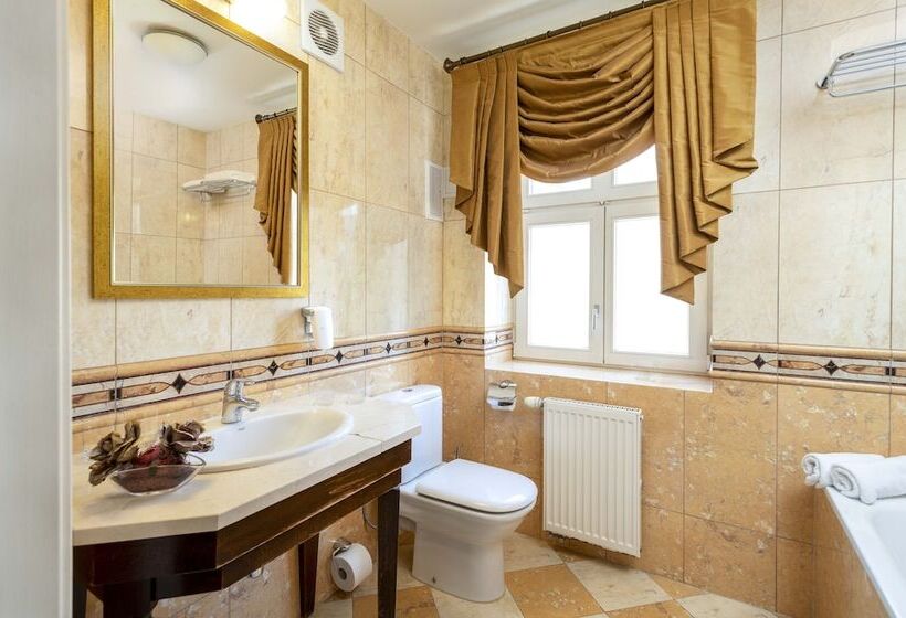 ホテル Pałac Paulinum