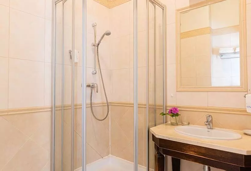 בית מלון כפרי Pałac Paulinum