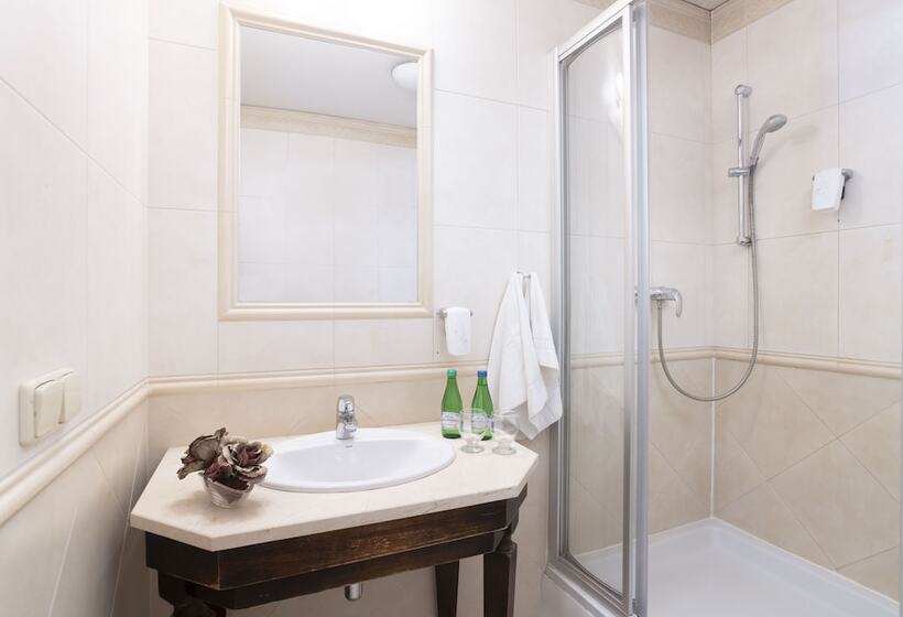 ホテル Pałac Paulinum