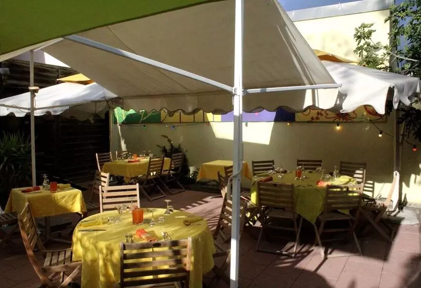 호텔 Restaurant Logis La Palette