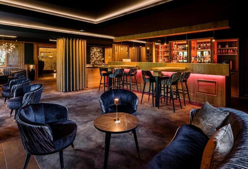 Отель Spa Restaurant Domaine Du Moulin