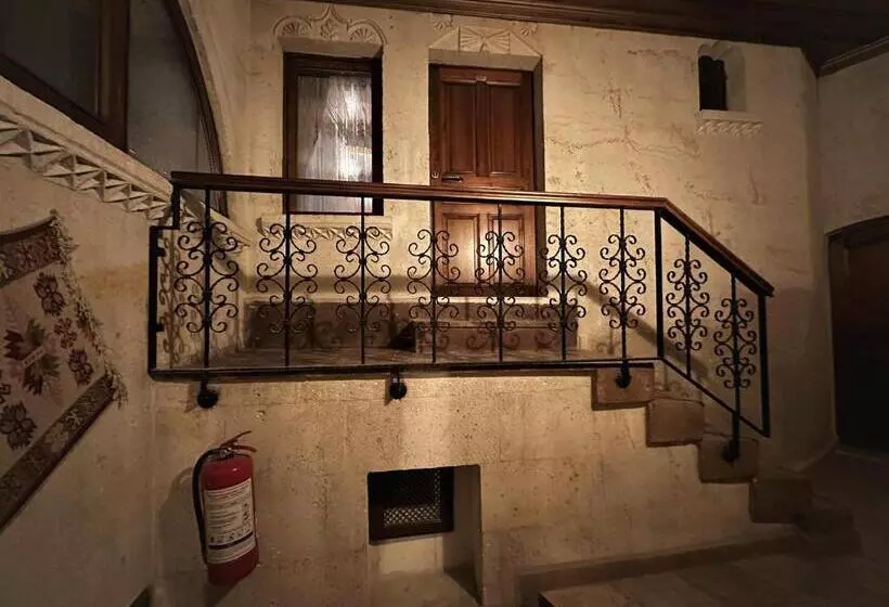 هتل Stone House Cave