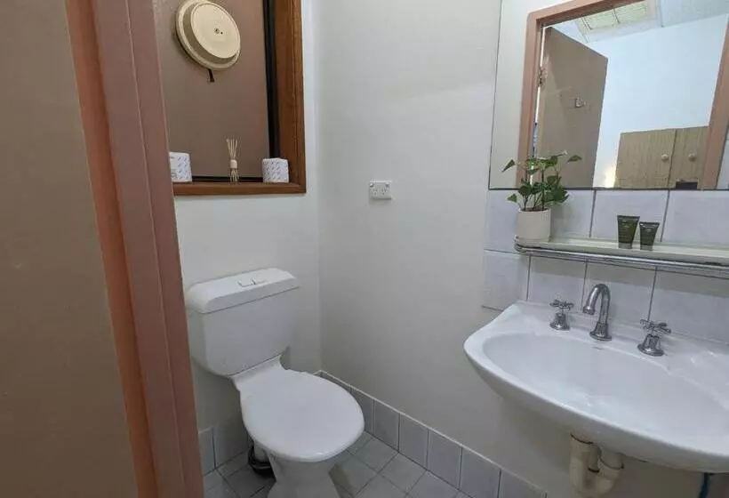 בית מלון כפרי Studio 19 Wright Lodge