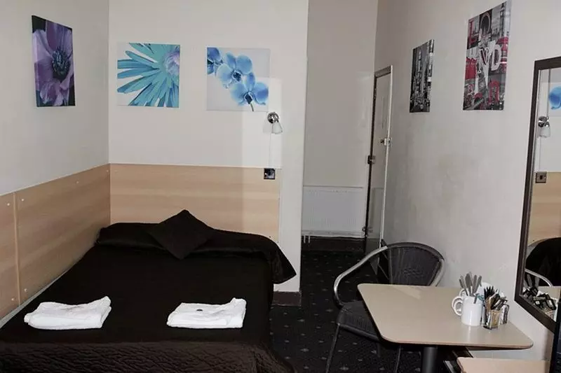 ホテル Tony S House