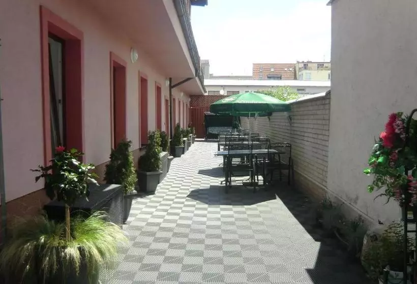 פנסיון Penzion Derivia