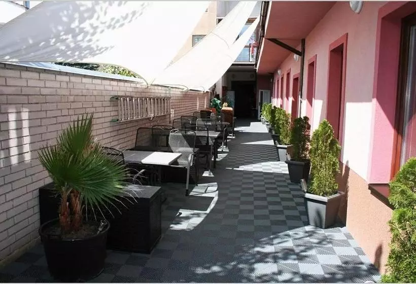 פנסיון Penzion Derivia