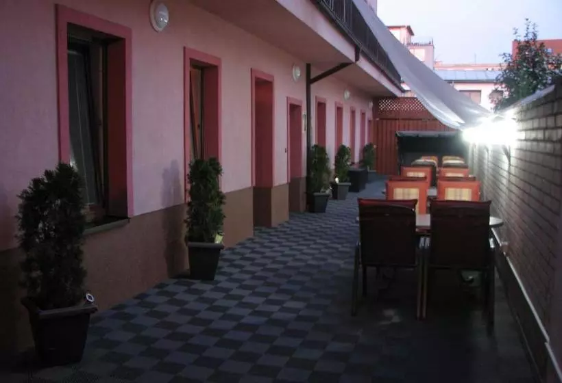 פנסיון Penzion Derivia