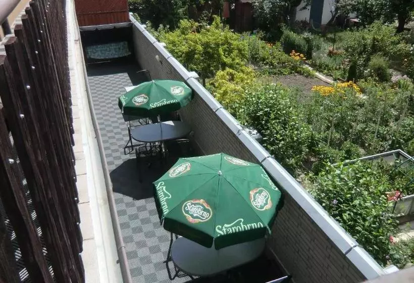 פנסיון Penzion Derivia