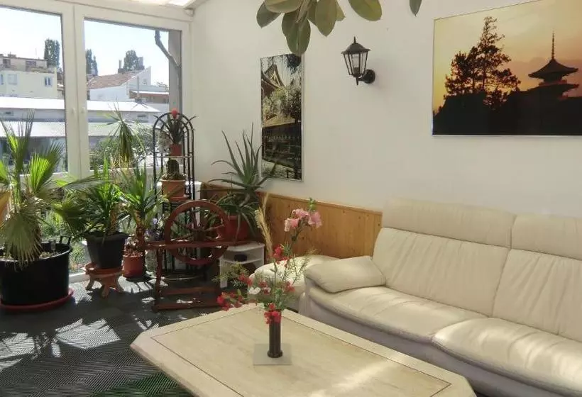 פנסיון Penzion Derivia