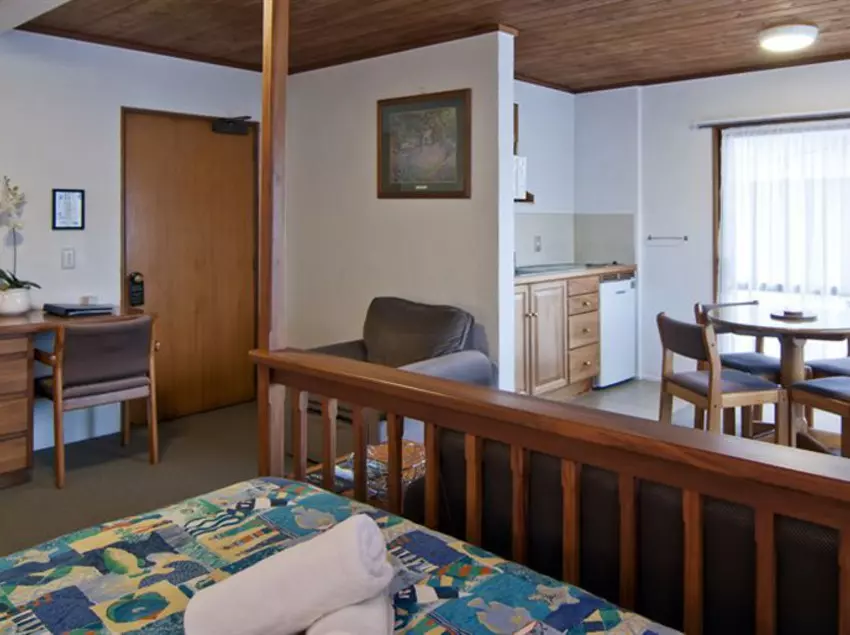 Swiss Chalet Lodge Motel