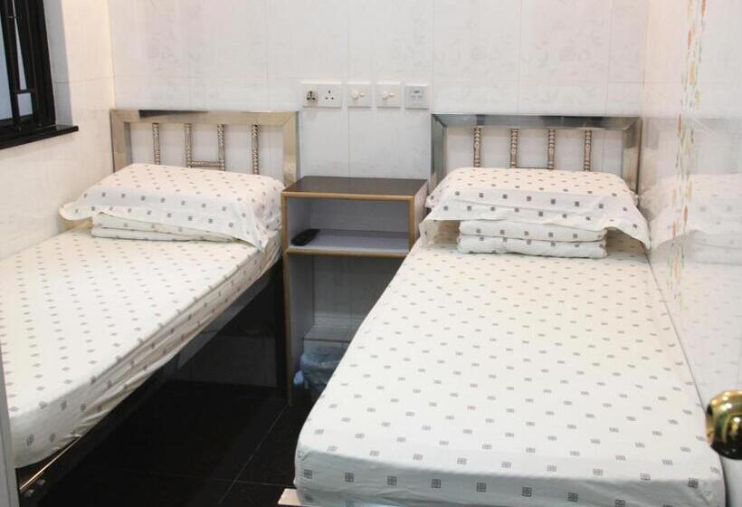 پانسیون Pay Less Guesthouse