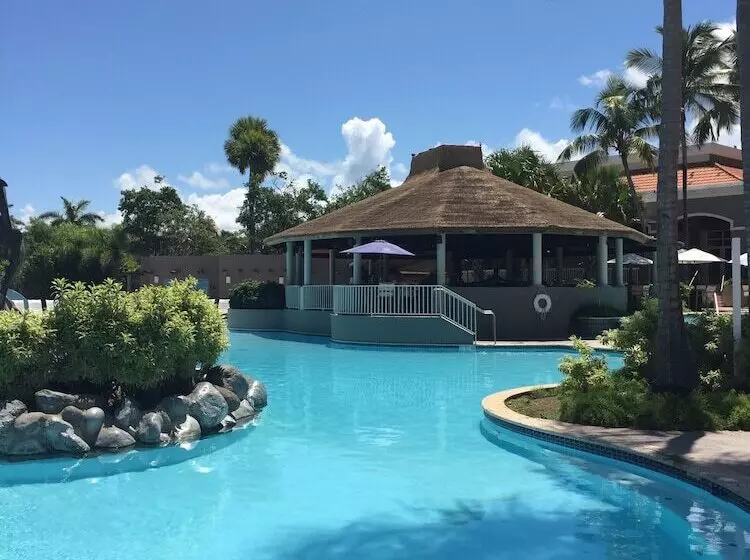 هتل Aquarius Vacation Club At Dorado Del Mar
