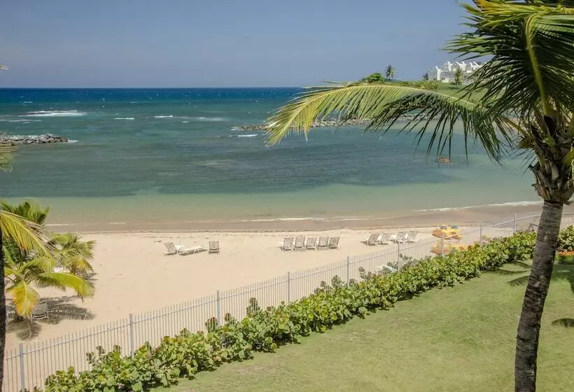 هتل Aquarius Vacation Club At Dorado Del Mar