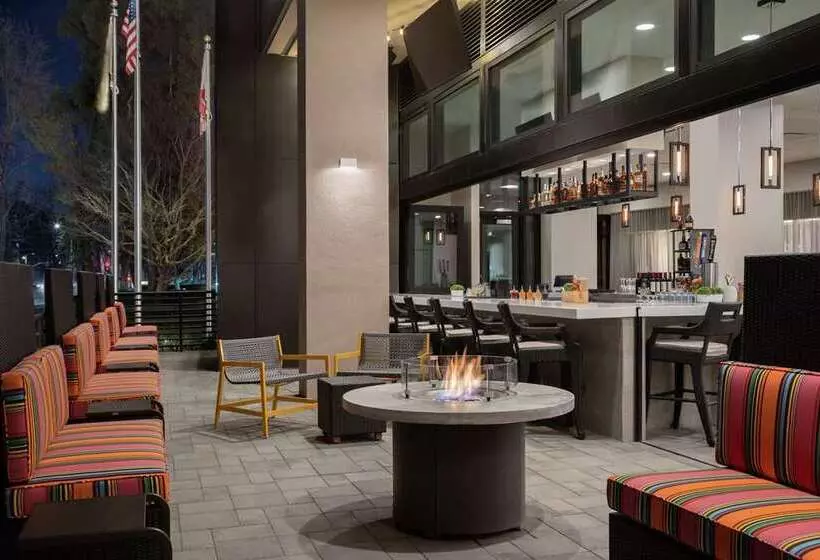 ホテル Home2 Suites By Hilton Woodland Hills