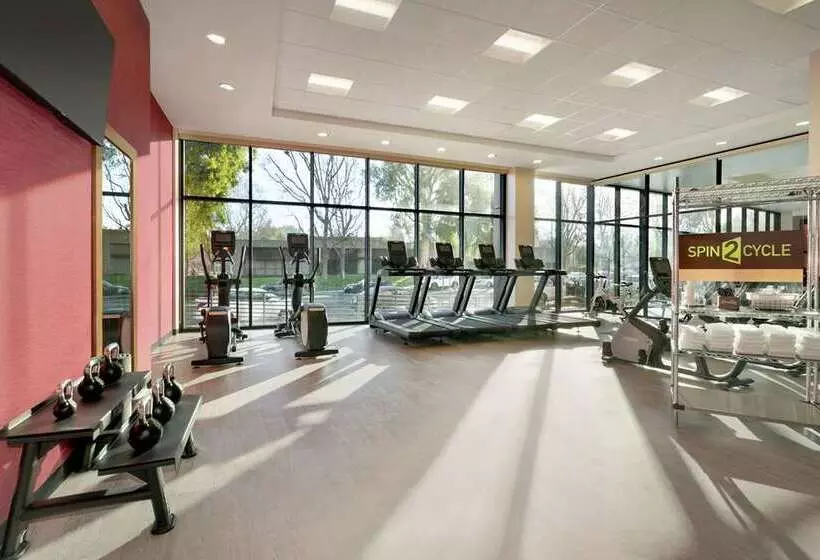 ホテル Home2 Suites By Hilton Woodland Hills