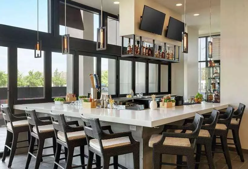 ホテル Home2 Suites By Hilton Woodland Hills