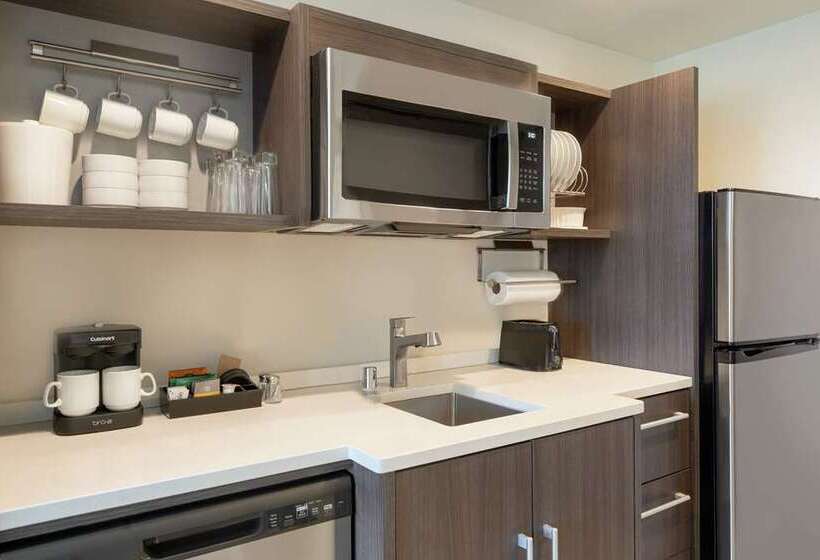 Отель Home2 Suites By Hilton Woodland Hills