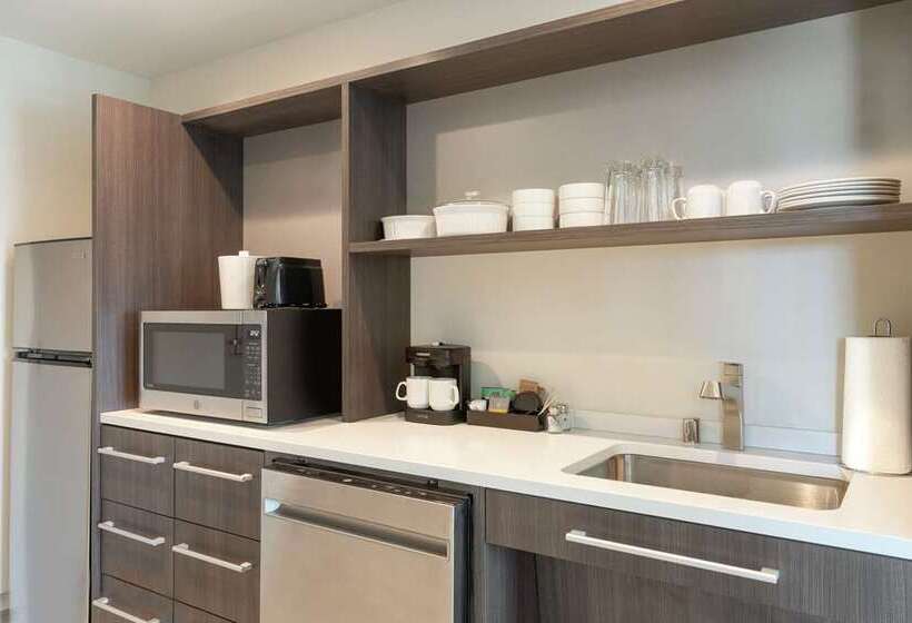 Отель Home2 Suites By Hilton Woodland Hills