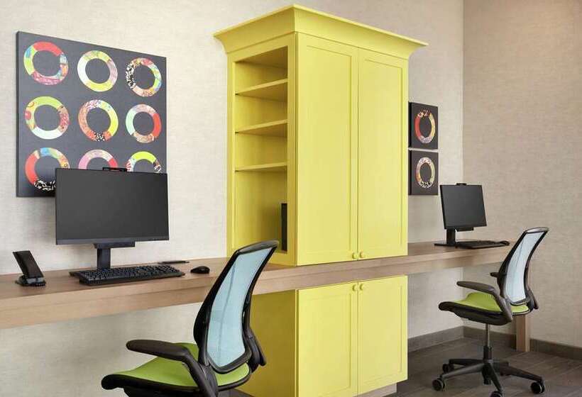 Отель Home2 Suites By Hilton Woodland Hills