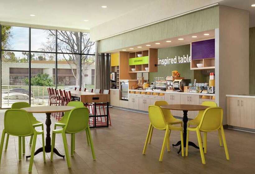 Отель Home2 Suites By Hilton Woodland Hills