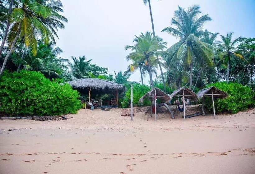 هتل Shehani Beach Bungalow