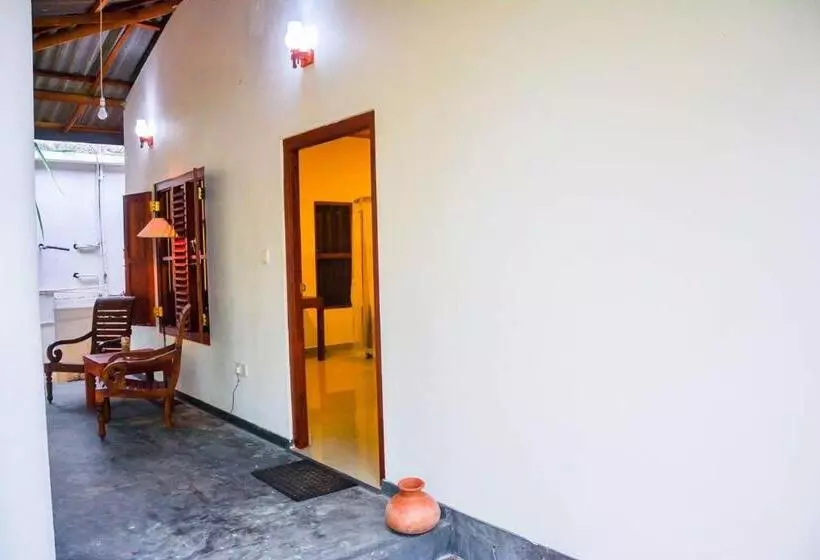 هتل Shehani Beach Bungalow