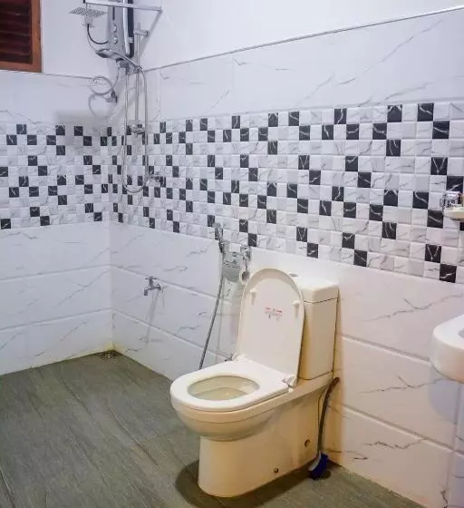 هتل Shehani Beach Bungalow