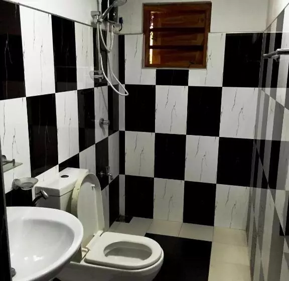 هتل Shehani Beach Bungalow