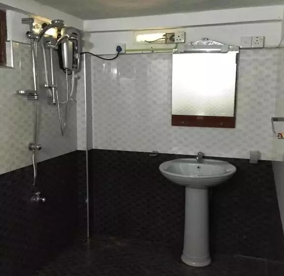هتل Shehani Beach Bungalow
