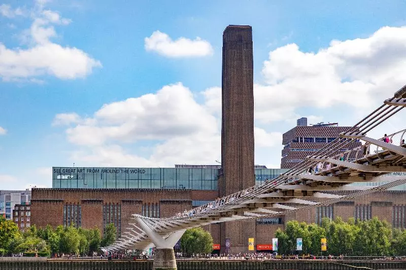 Hotelli Sir John Lyon House Apartments By Squa.re