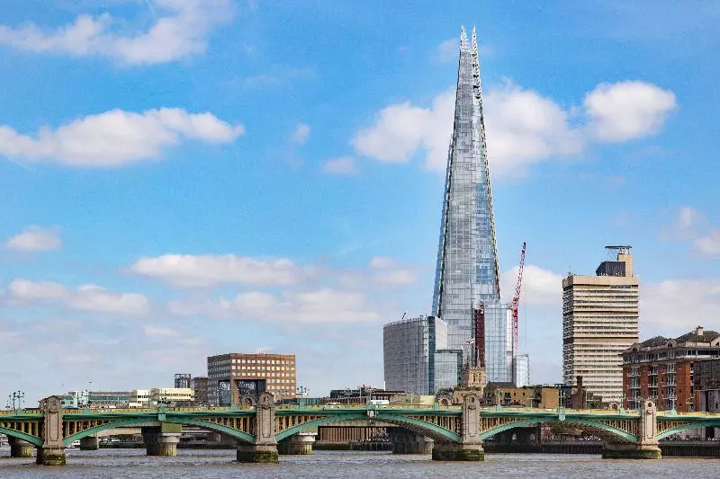 Hotelli Sir John Lyon House Apartments By Squa.re