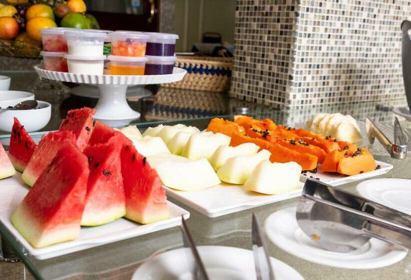 فندق Victoria Plaza