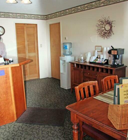 فندق على الطريق Potsdam Inn