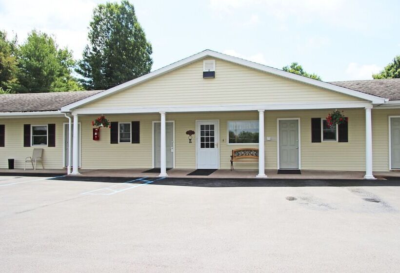 فندق على الطريق Potsdam Inn