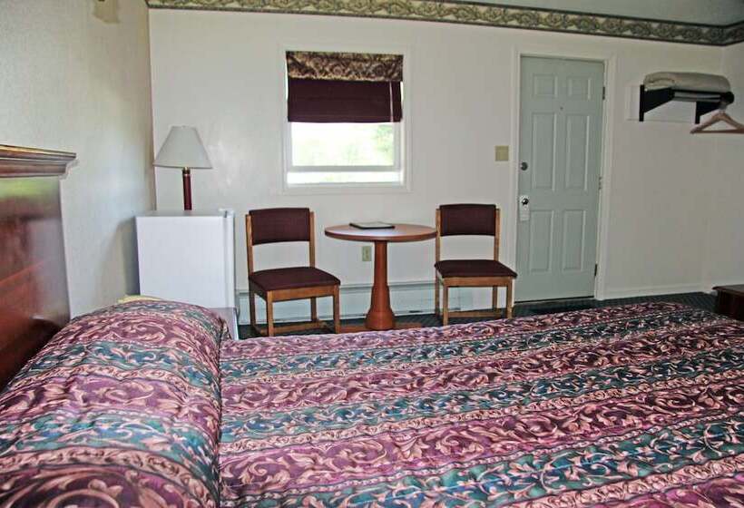 فندق على الطريق Potsdam Inn