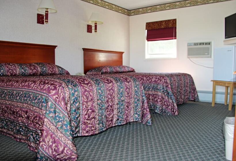 فندق على الطريق Potsdam Inn