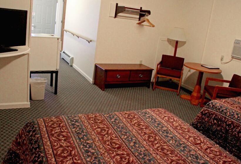 فندق على الطريق Potsdam Inn