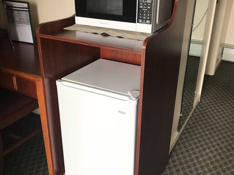 فندق على الطريق Potsdam Inn