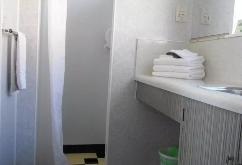 Asure Evergreen Motel