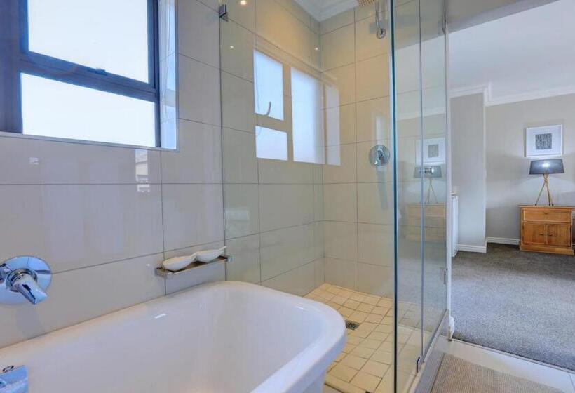 Bay Lodge On The Beach