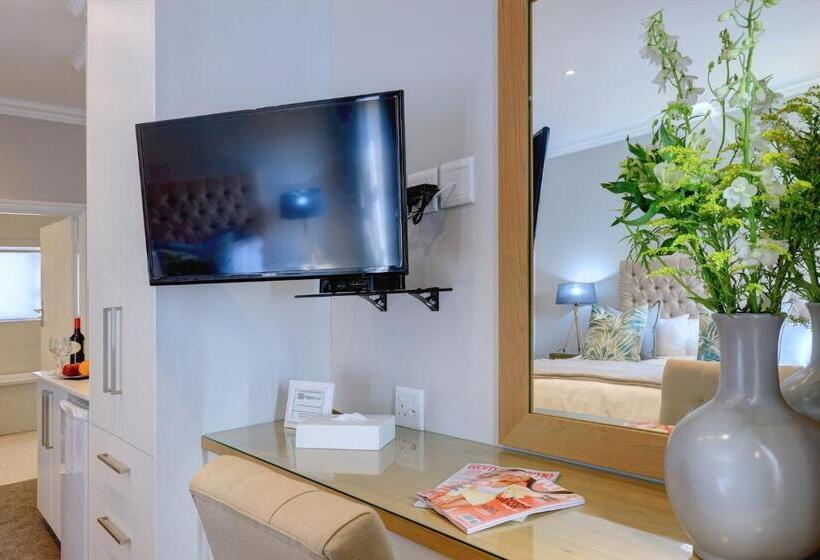 Bay Lodge On The Beach