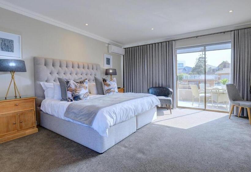 Bay Lodge On The Beach