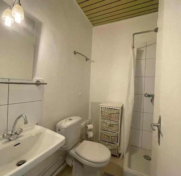 فندق Authentic By Balladins, Hôtel Le Carré D Aix