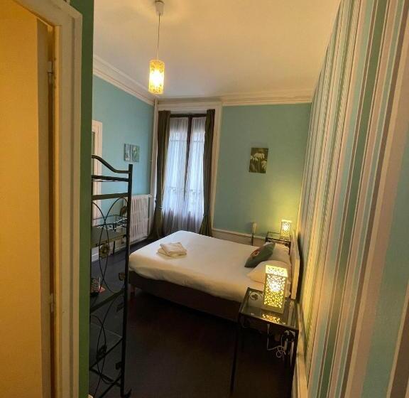 فندق Authentic By Balladins, Hôtel Le Carré D Aix