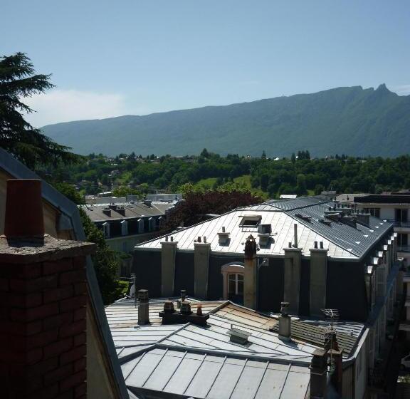 فندق Authentic By Balladins, Hôtel Le Carré D Aix