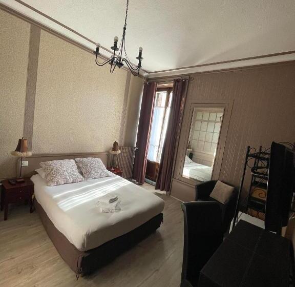 فندق Authentic By Balladins, Hôtel Le Carré D Aix