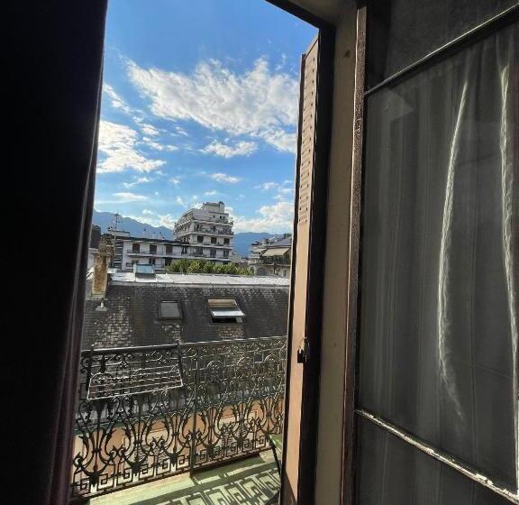 فندق Authentic By Balladins, Hôtel Le Carré D Aix