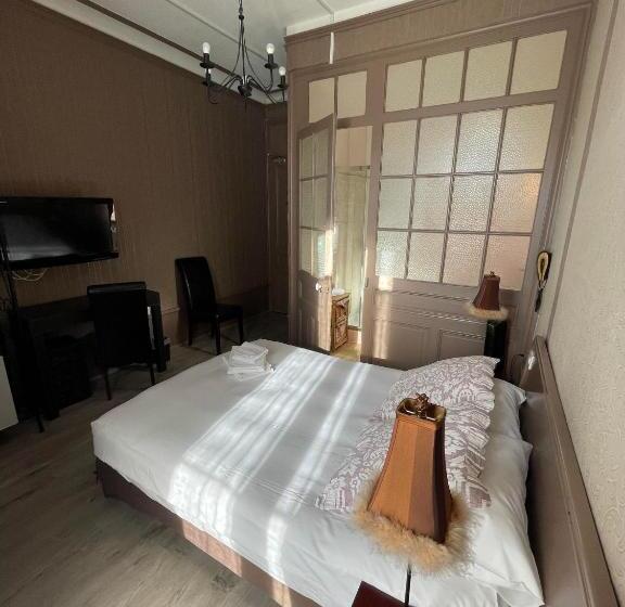 فندق Authentic By Balladins, Hôtel Le Carré D Aix