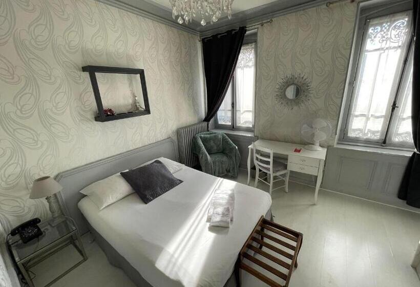 فندق Authentic By Balladins, Hôtel Le Carré D Aix