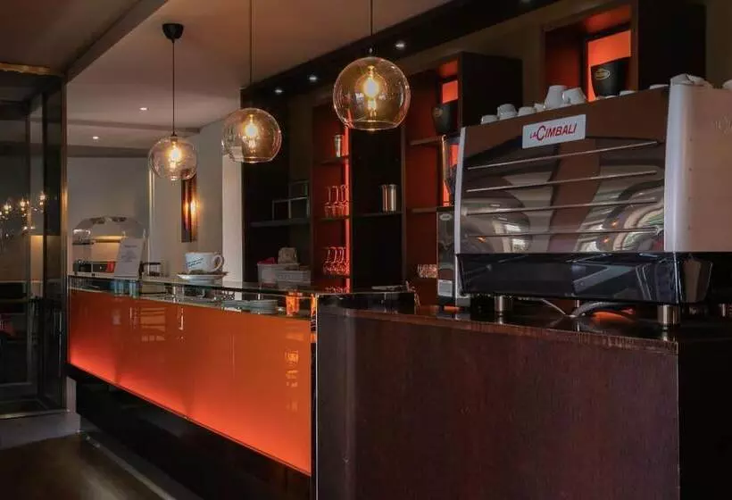 Отель Del Corso